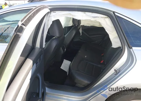 2013 Volkswagen Passat 2.5L Se z USA, uszkodzony, nr VIN 1VWBP7A3XDC107564